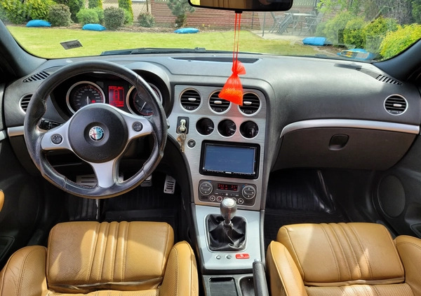 Alfa Romeo 159 cena 22500 przebieg: 332000, rok produkcji 2009 z Sochaczew małe 172
